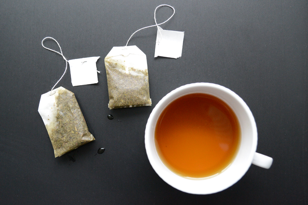 Home remedy for dark circles under eyes - used tea bags are a great way to provide caffeine and antioxidants to the under eye area to reduce wrinkles around eyes and reduce dark circles under eyes. This natural homemade beauty remedy can help you look your best.